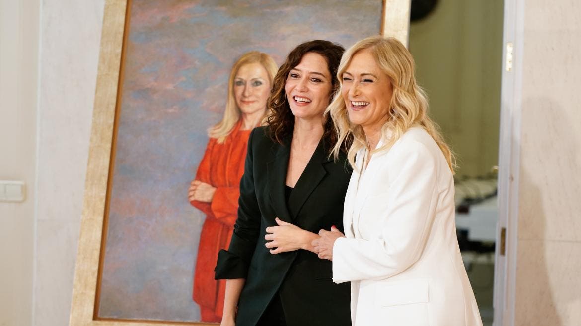 Ayuso presenta el retrato de la expresidenta Cristina Cifuentes en la Real Casa de Correos 