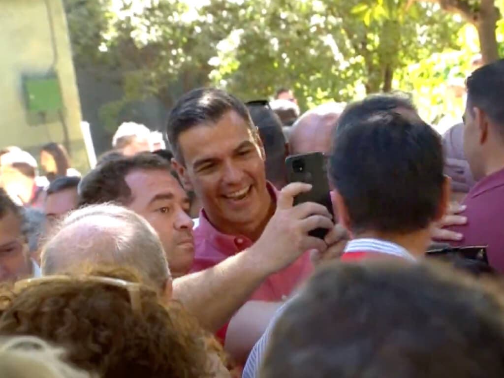 Sánchez pone fecha a la cuarta dosis de la vacuna covid en un mitin 