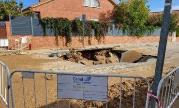 Las obras de reparación de la tubería rota en Camarma se prolongarán varias semanas 