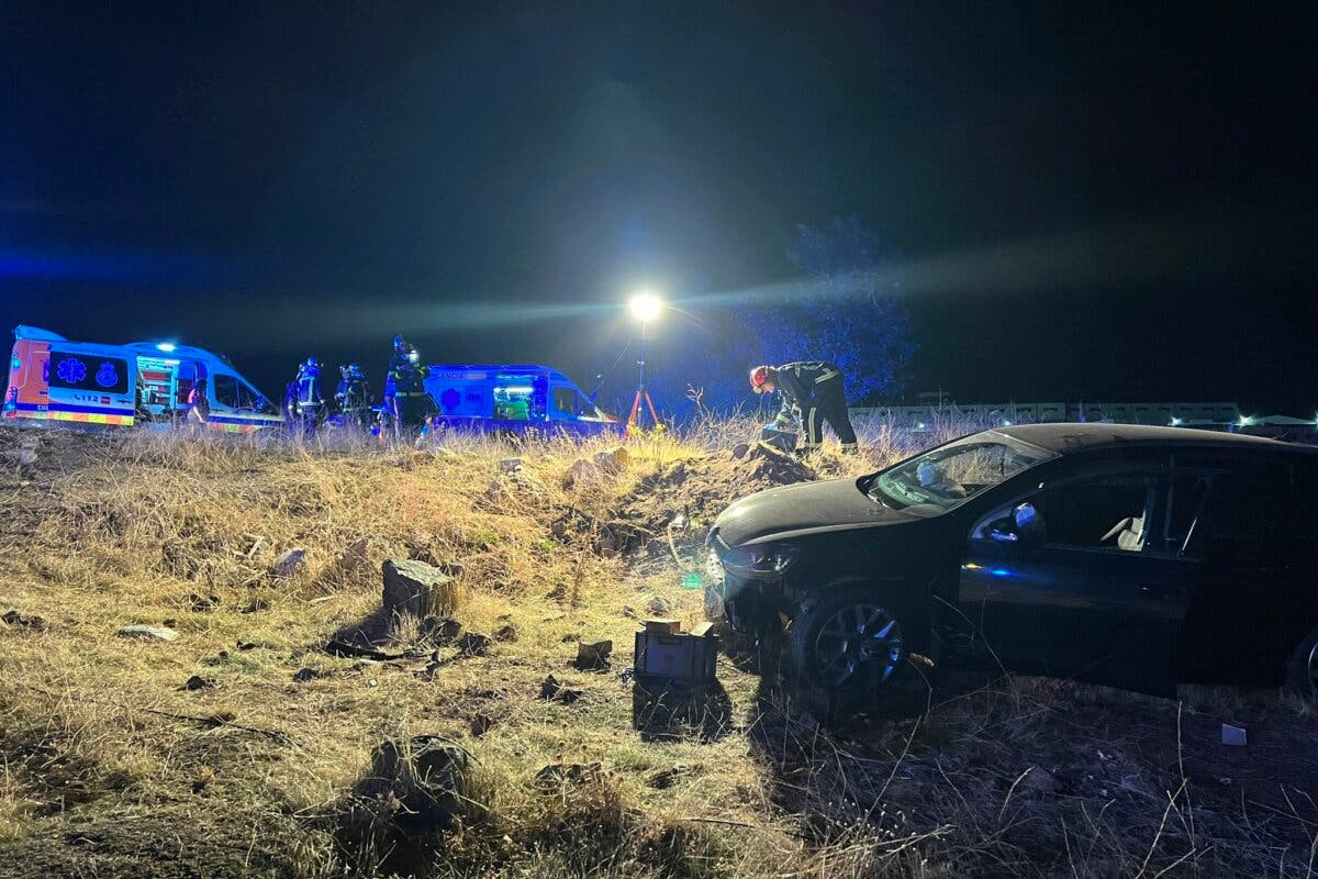 Heridos graves dos hombres tras sufrir un accidente y dar varias vueltas de campana en Colmenar Viejo