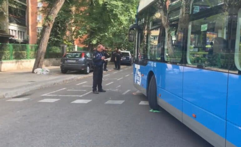 Muere un hombre atropellado por un autobús de la EMT en Carabanchel