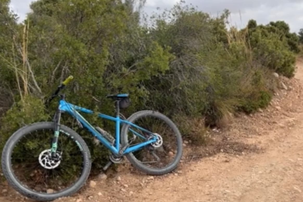 Muere un ciclista atropellado en Aranjuez y otro tras sufrir una caída en Perales de Tajuña