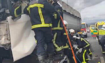 Un camionero herido grave tras un choque entre dos camiones en Paracuellos 