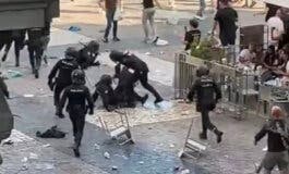 La Policía tuvo que cargar contra los aficionados del Brujas en la Plaza Mayor de Madrid