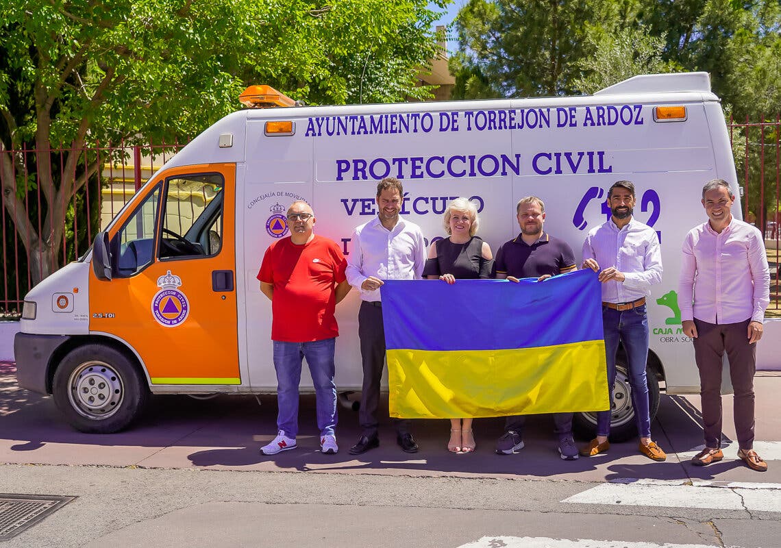 La antigua ambulancia de Protección Civil de Torrejón ya está dando servicio en Ucrania 