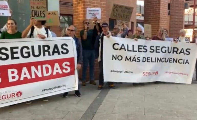 Una concentración en Coslada por la «inseguridad» pide la dimisión del alcalde 
