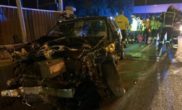 Muy grave un joven atravesado por una barra tras chocar contra una valla en Madrid 
