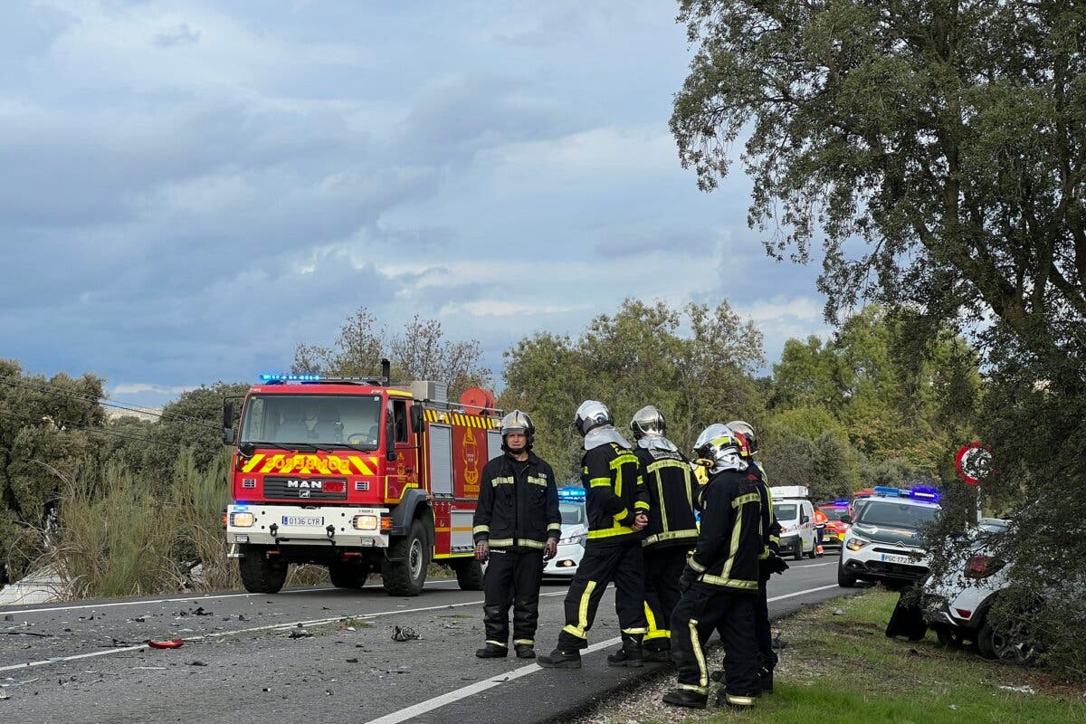 Muere una mujer de 45 años en un choque frontal entre dos vehículos en Aldea del Fresno