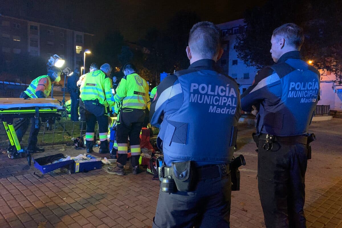 Cuatro heridos, tres de ellos por arma blanca, en una reyerta en un parque de Usera 