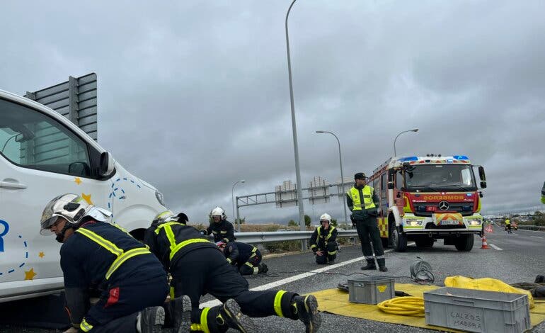 Muere una joven atropellada al bajarse del coche tras sufrir un accidente en la M-40