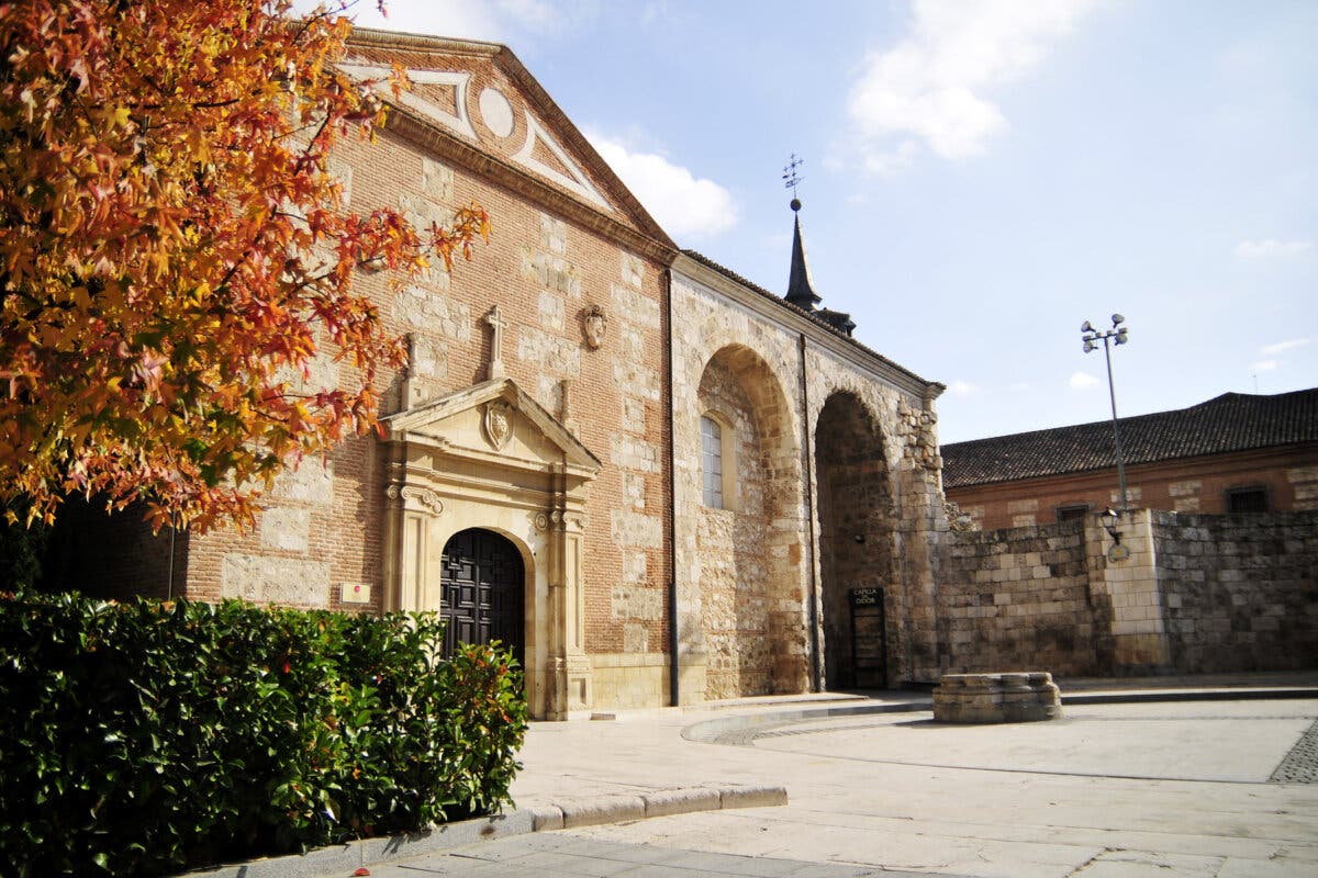 Alcalá de Henares celebra sus 24 años como Ciudad Patrimonio de la Humanidad con un video mapping dedicado a Nebrija 