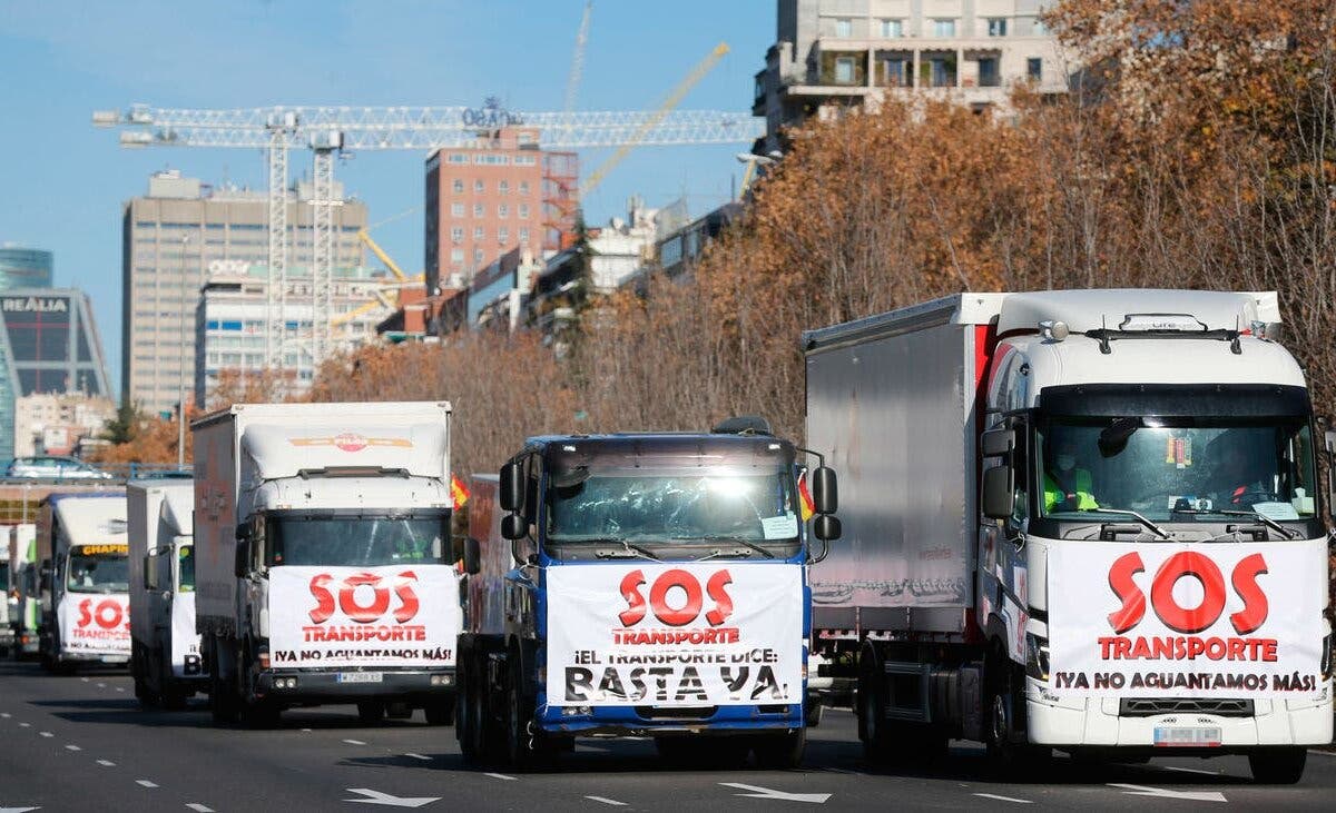 Los transportistas anuncian una nueva huelga indefinida como la que paralizó España en marzo