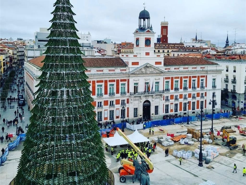 Madrid no encenderá el árbol gigante de Sol hasta el puente de la Constitución  