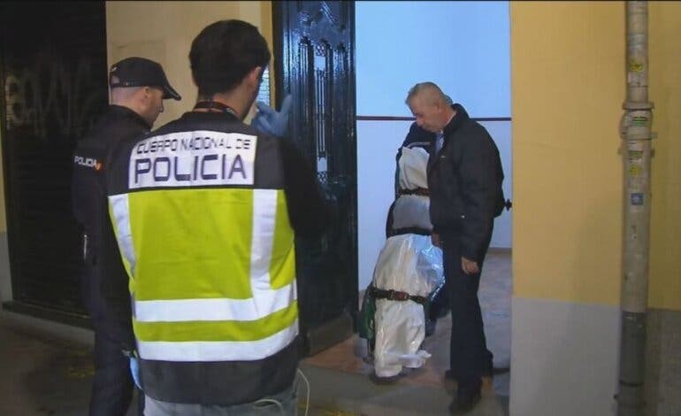La joven de Alcalá de Henares asesinada en Madrid fue asfixiada por un cliente que después se ahorcó 