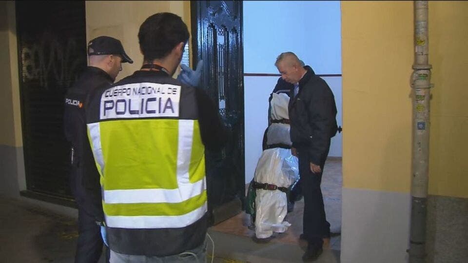 La joven de Alcalá de Henares asesinada en Madrid fue asfixiada por un cliente que después se ahorcó 