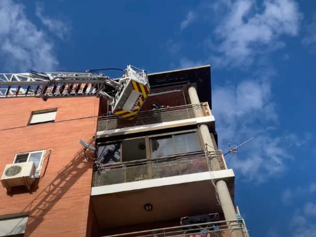 Muere un hombre en un incendio en Puente de Vallecas