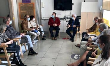 La Comunidad de Madrid concede 42.000 ayudas mensuales a familiares de personas dependientes 