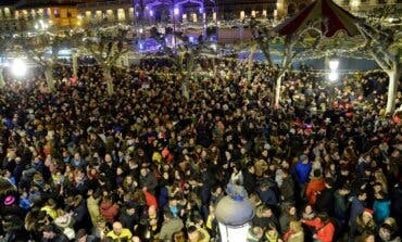 Las peñas de Alcalá de Henares preparan las Preuvas en la Plaza de Cervantes 