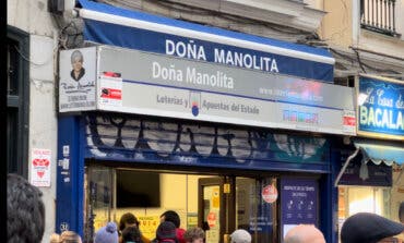 Largas colas en Doña Manolita en el fin de semana previo al sorteo de la Lotería de Navidad