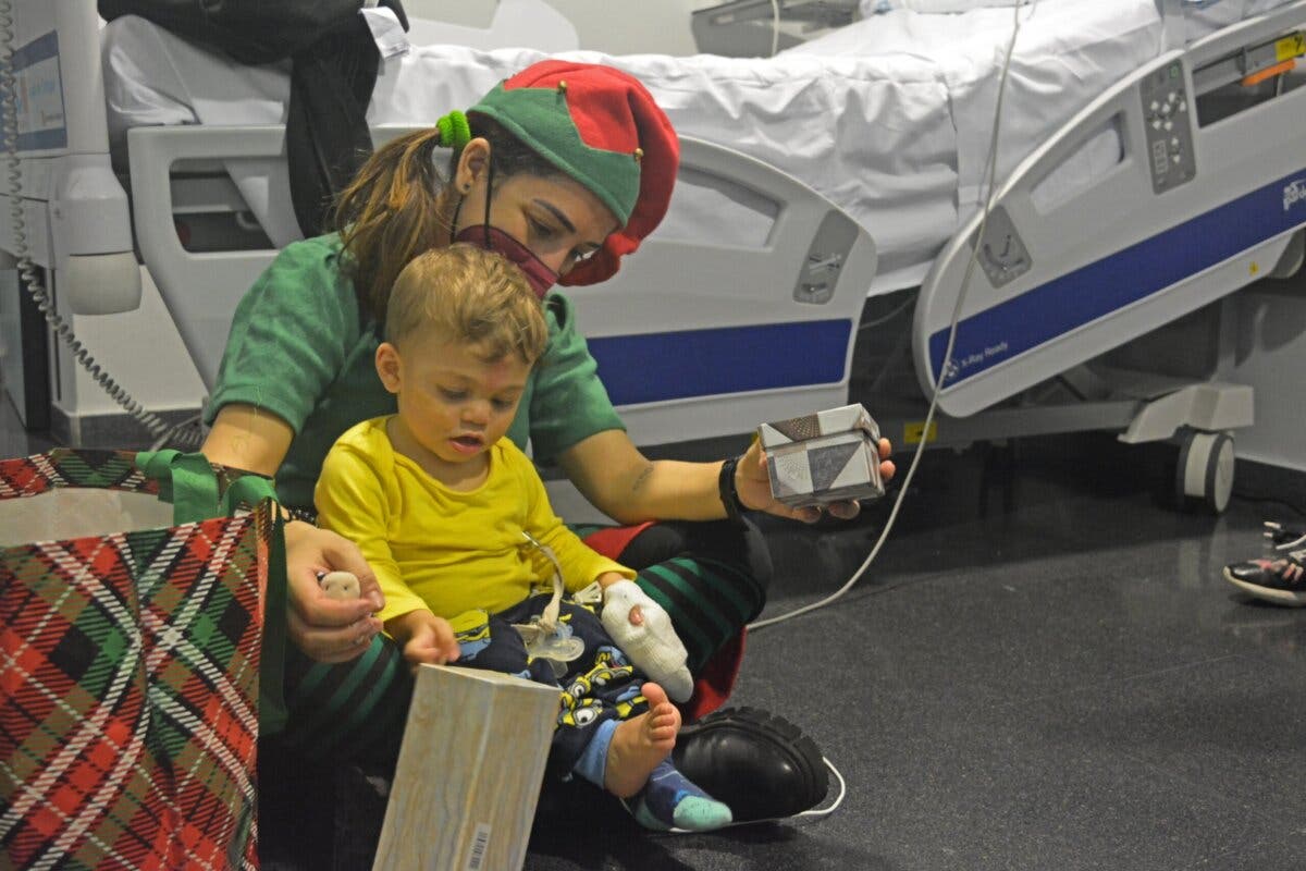 El Hospital de Torrejón celebra la Navidad con música y actividades lúdicas para los pacientes