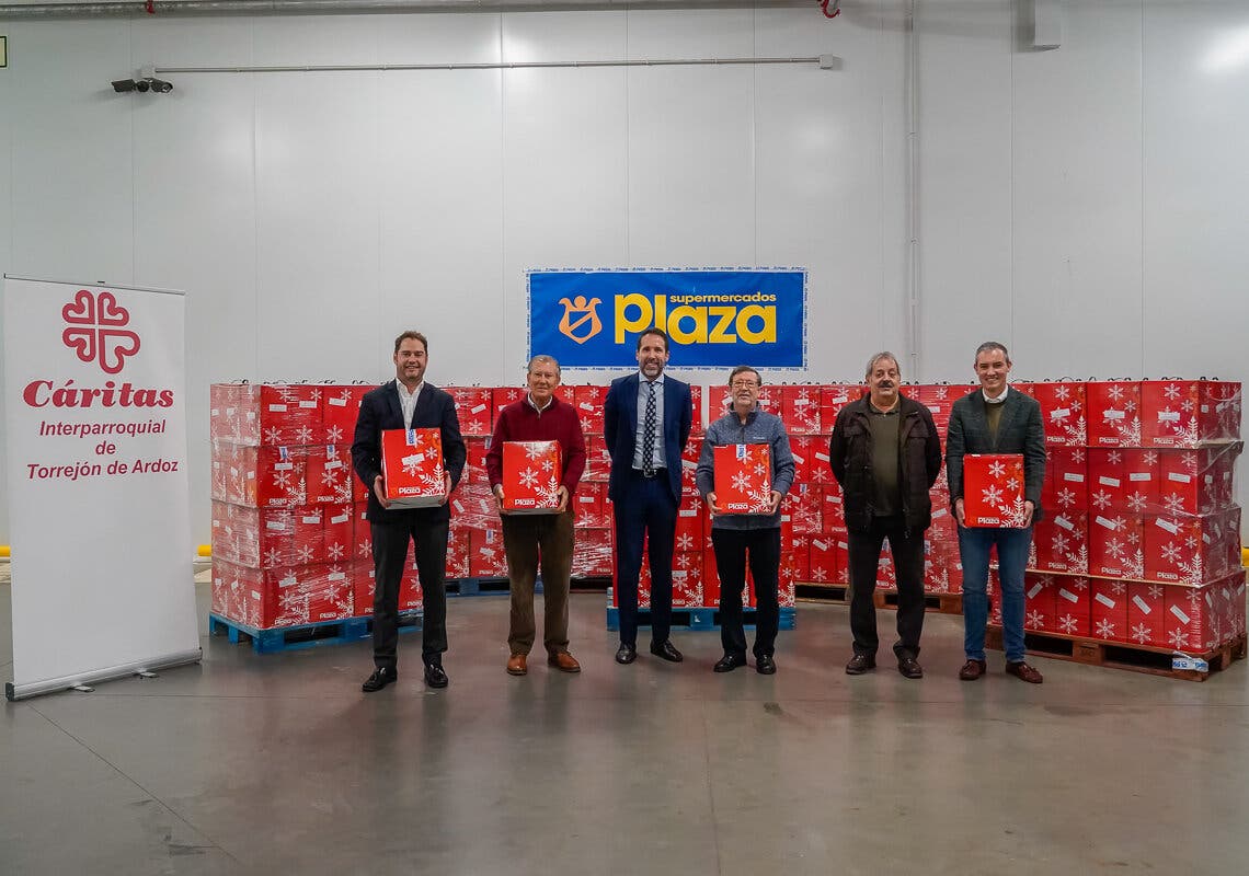 Torrejón de Ardoz entrega 500 cestas navideñas para las familias más desfavorecidas de la ciudad