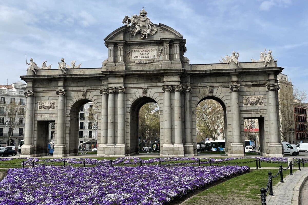Madrid inicia la restauración «inmediata» de la Puerta de Alcalá por su grave deterioro
