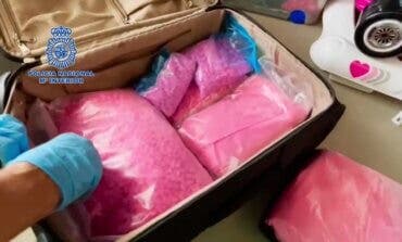 Desmantelada una red que introducía por Barajas cocaína rosa