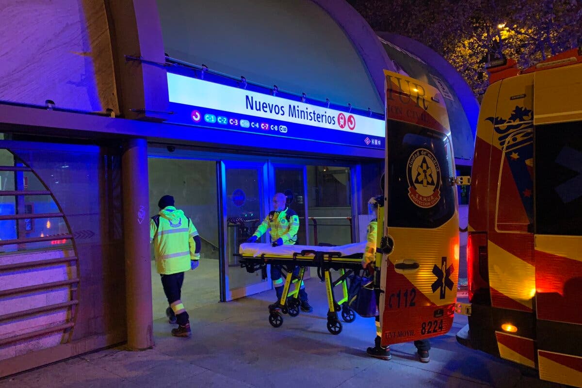 En estado grave un joven tras caer por el hueco de unas escaleras del Metro de Nuevos Ministerios