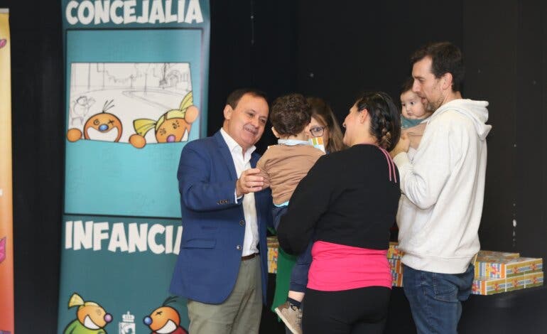 Coslada da la bienvenida a los niños y niñas nacidos en los últimos meses en la ciudad 
