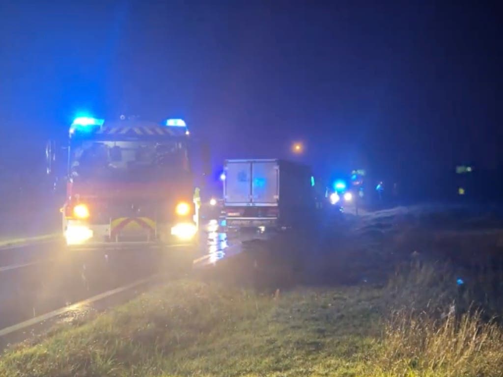 Muere el conductor que resultó herido grave tras chocar contra un camión en Guadarrama: «Era mi hijo, 33 años. Falleció»