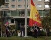 La Plaza de España de Madrid estrena una bandera gigante en un mástil de 18 metros de altura