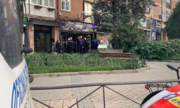 Detienen al peluquero que apuñaló a otro con unas tijeras en Madrid y también a la víctima 
