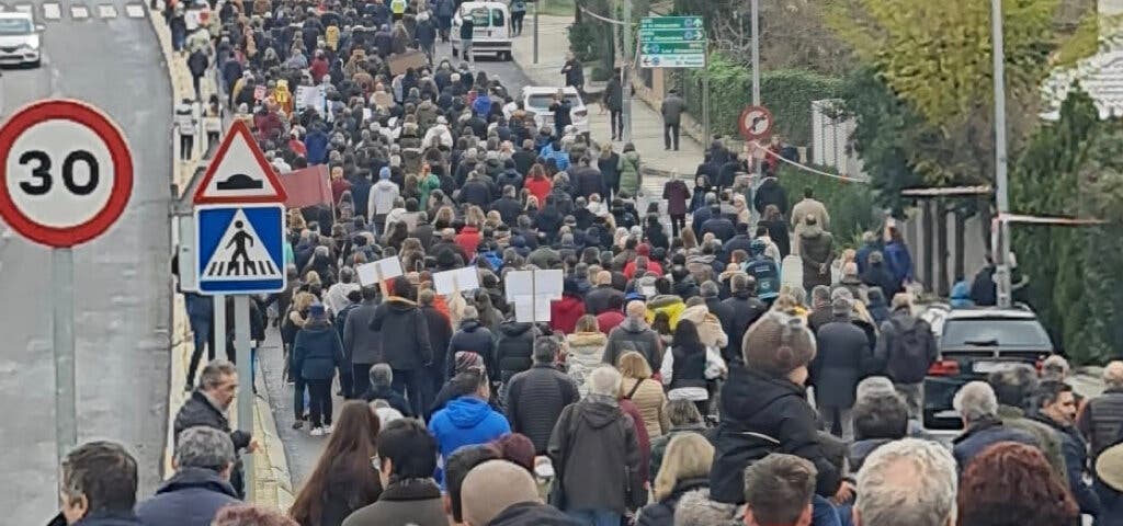 Los vecinos de Rivas se echaron a la calle contra el nuevo carril bici 