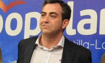 Dimite un concejal del PP de Cabanillas que fue grabado cantando el «Cara al sol»