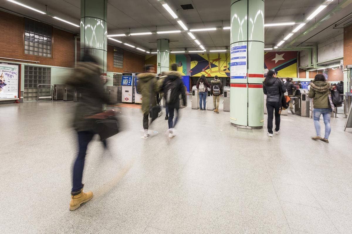 El Gobierno anuncia que la mascarilla dejará de ser obligatoria en el transporte público «de forma inmediata»