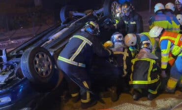 Herido muy grave un conductor de 35 años tras chocar contra una isleta en Getafe