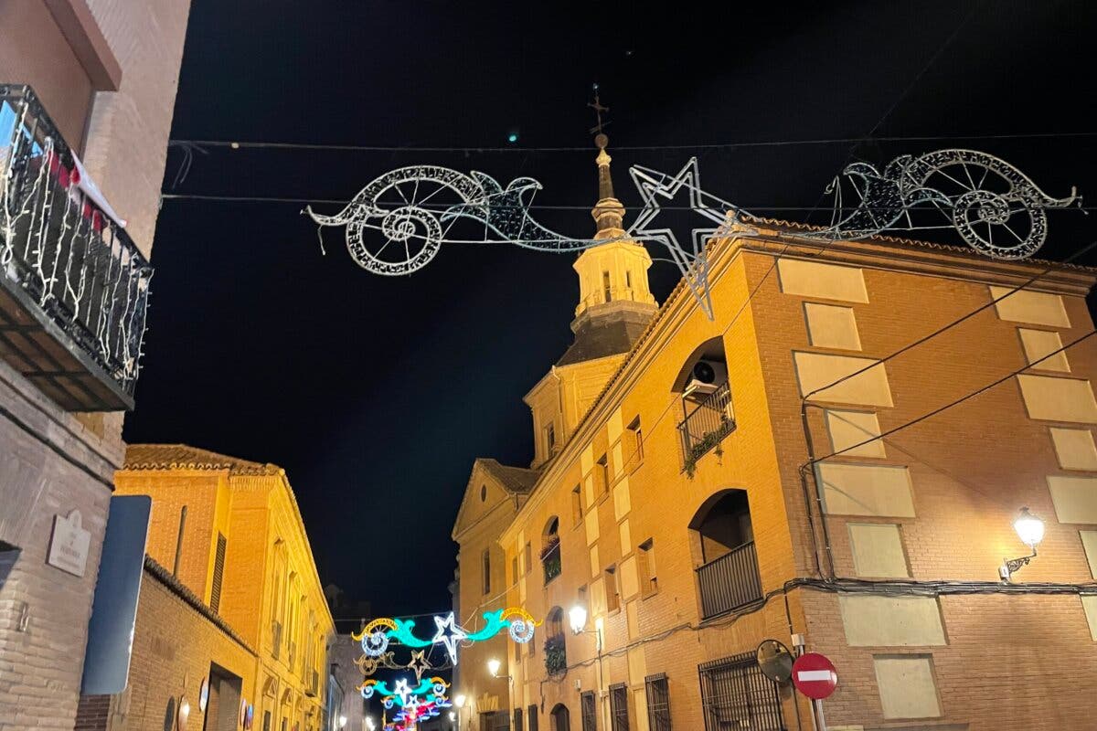 El PP denuncia las «pobres y tristes» Navidades de Alcalá de Henares: sin noria ni pista de hielo y con una iluminación escasa y con fallos 