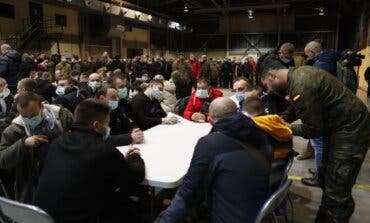 Llegan a la Base de Torrejón más de 200 militares ucranianos que se adiestrarán en España