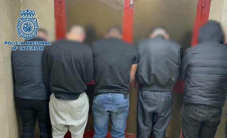 Detienen a 17 personas en una sauna gay de Madrid por traficar con drogas 