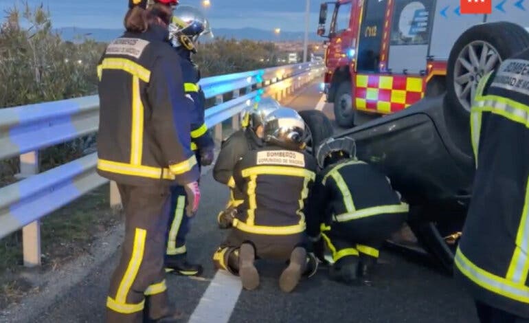 Importantes retenciones en la M-50 por un accidente con dos vehículos implicados 