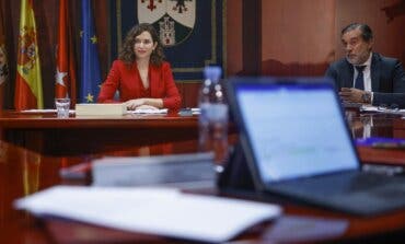 Ayuso recurre ante el Constitucional el impuesto a los ricos de Sánchez por invadir sus competencias
