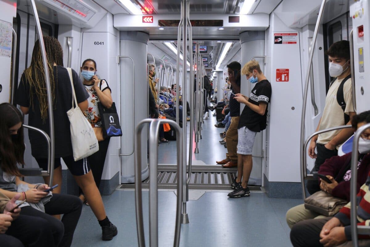 Las mascarillas dejarán de ser obligatorias en el transporte a partir del 7 de febrero