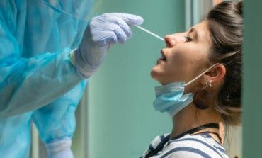La Comunidad de Madrid compra 500.000 test rápidos de COVID y gripe para hospitales, centros de salud y residencias