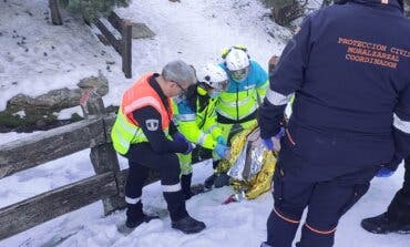Heridos un chico de 13 años y una chica de 15 en dos accidentes con trineo en la Sierra de Madrid