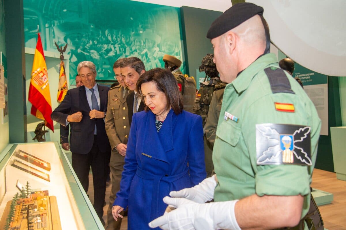 Alcalá de Henares: La ministra de Defensa inauguró el museo de la BRIPAC