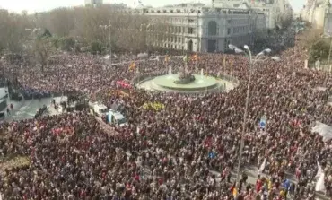La izquierda moviliza a miles de personas en Madrid contra Ayuso por la sanidad pública