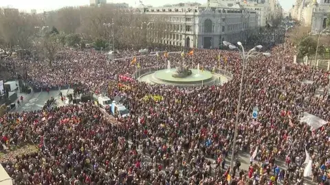 La izquierda moviliza a miles de personas en Madrid contra Ayuso por la sanidad pública