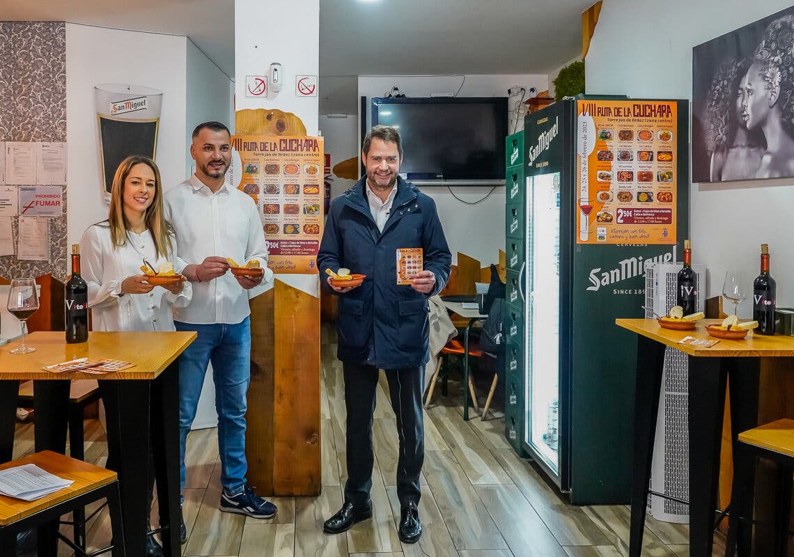 Arranca la VIII Ruta de la Cuchara de Torrejón con guiso y bebida por 2,50 euros