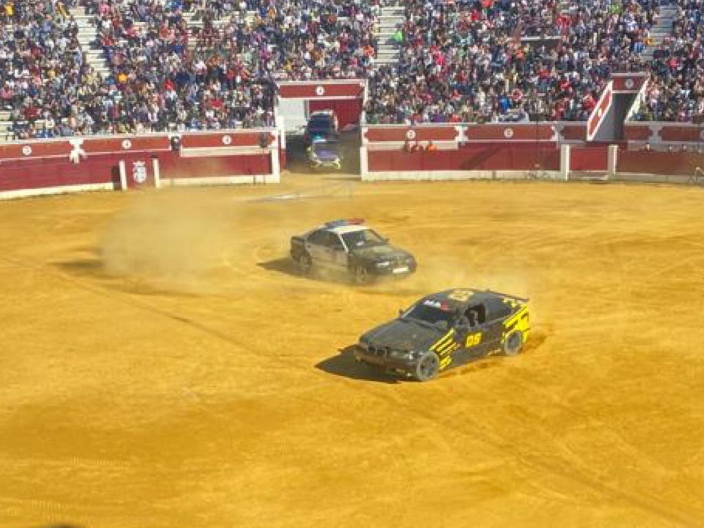 Los perros policía de Torrejón de Ardoz conquistan a una plaza de toros abarrotada