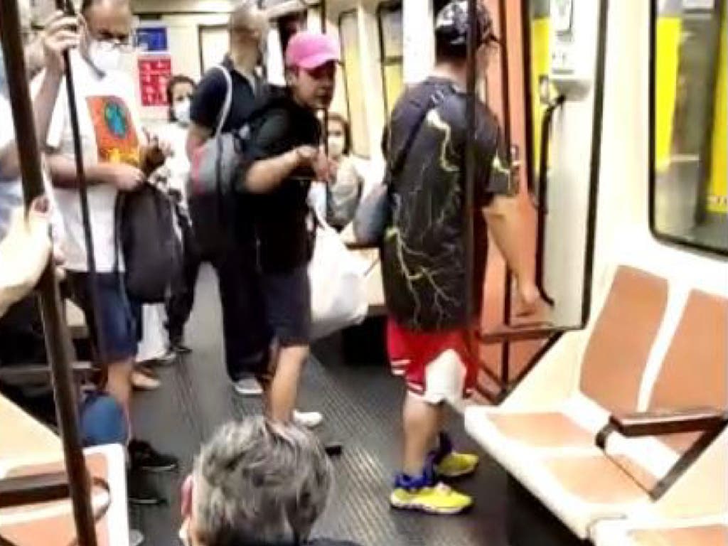 Piden 8 años de prisión para el joven que agredió a un enfermero en el Metro de Madrid por pedirle que se pusiera la mascarilla